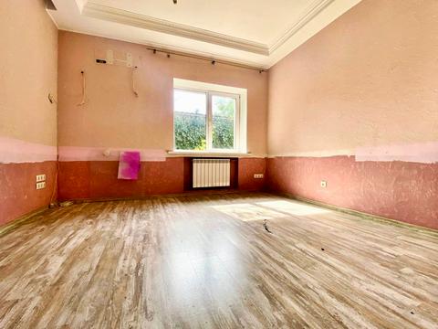 комерційна за адресою Паркова вул. (Чубаря), 15