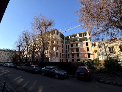 комерційна за адресою Романа Дашкевича вул., 2