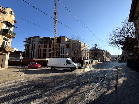 комерційна за адресою Романа Дашкевича вул., 2