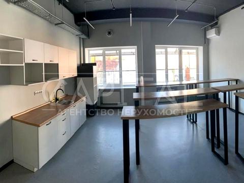 комерційна за адресою Верхній Вал вул., 16