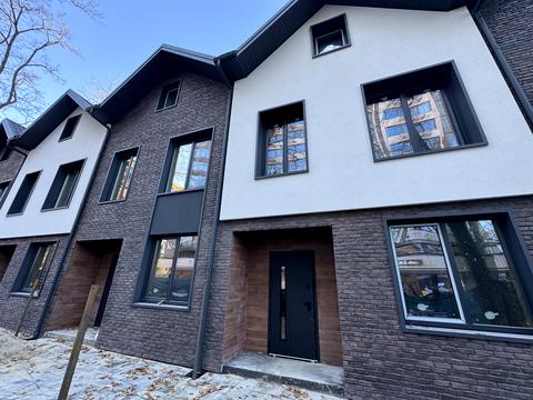 будинок за адресою Київська