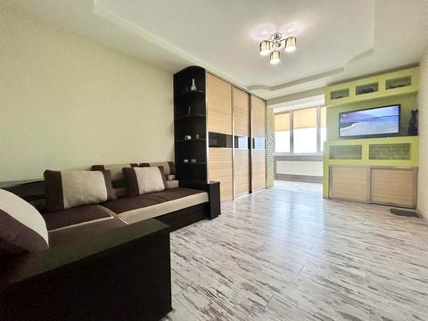 квартира за адресою В'ячеслава Чорновола вул., 60