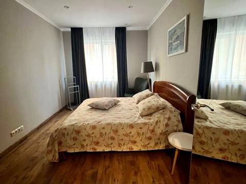 квартира за адресою Ужгород, Адольфа Добрянського вул., 40