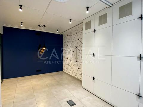 комерційна за адресою Авіаконструктора Антонова вул., 2-Б