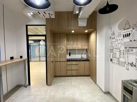 комерційна за адресою Авіаконструктора Антонова вул., 2-Б