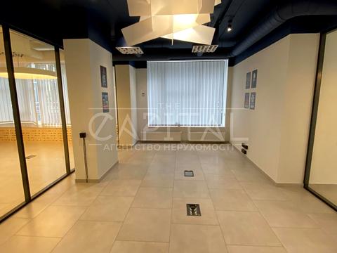 комерційна за адресою Авіаконструктора Антонова вул., 2-Б