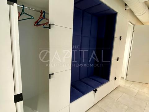 комерційна за адресою Авіаконструктора Антонова вул., 2-Б