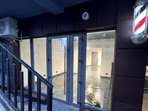 комерційна за адресою Княгинин вул., 44