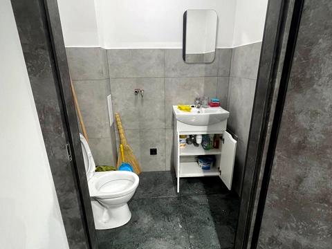 комерційна за адресою Княгинин вул., 44