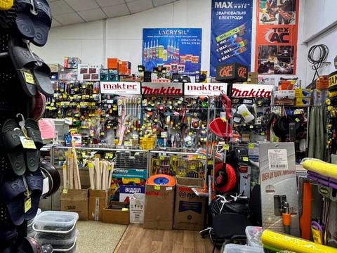 комерційна за адресою Центральна вул., 12