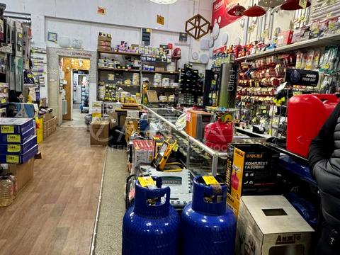 комерційна за адресою Центральна вул., 12