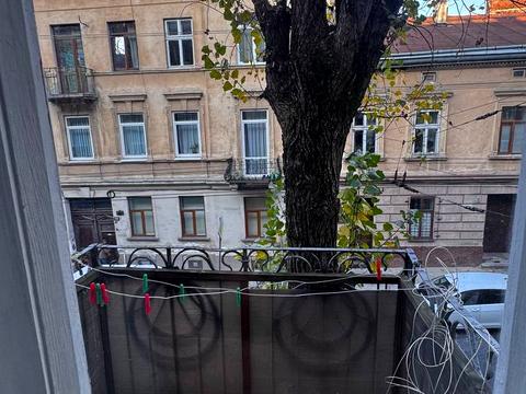 квартира за адресою Шептицьких вул., 12