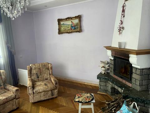 будинок за адресою Українська