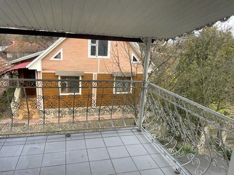 будинок за адресою Українська