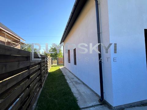 будинок за адресою Молодіжна вул.