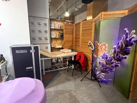 коммерческая по адресу Героев Полка "Азов ул. (Малиновского маршала), 4-В