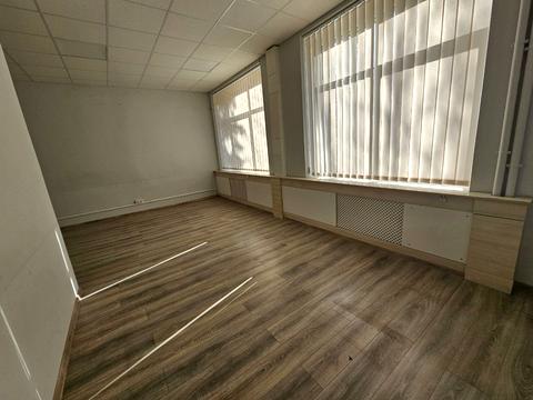 комерційна за адресою Стрийська, 37