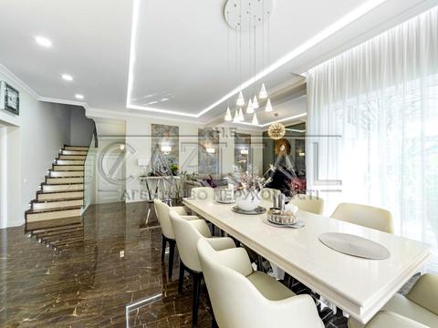 будинок за адресою с. Крюківщина, Боярська