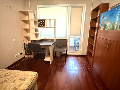 квартира за адресою Рональда Рейгана вул., 6-А