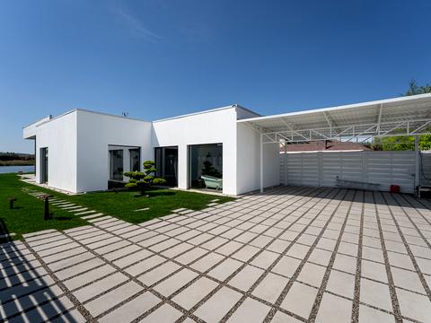 будинок за адресою с. Лісники, Виноградна вул.