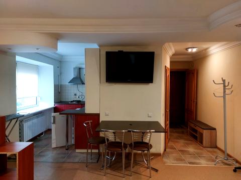 квартира за адресою Лаврська вул. (Січневого Повстання), 4