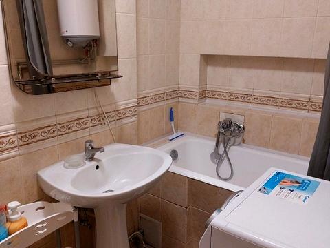 квартира за адресою Лаврська вул. (Січневого Повстання), 4