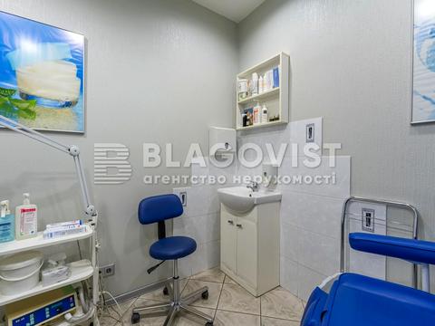 комерційна за адресою Петра Григоренка просп., 1-Б