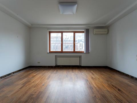 коммерческая по адресу Редутная ул., 10