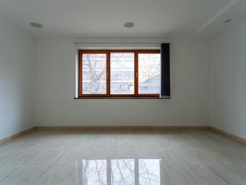 коммерческая по адресу Редутная ул., 10