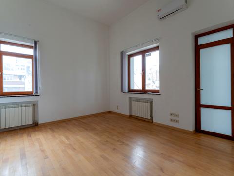 коммерческая по адресу Редутная ул., 10