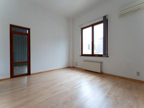 коммерческая по адресу Редутная ул., 10