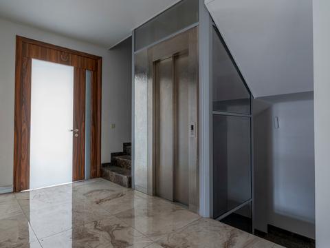 коммерческая по адресу Редутная ул., 10