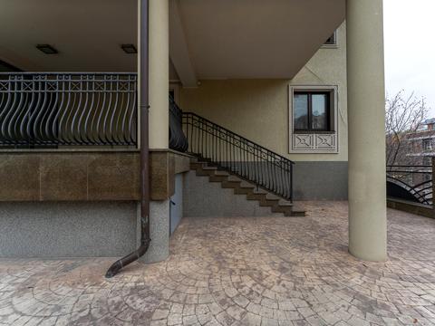 коммерческая по адресу Редутная ул., 10