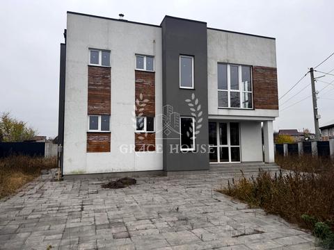 будинок за адресою Набережна вул.