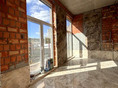 комерційна за адресою Університетська вул., 1л