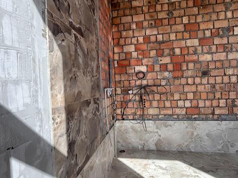 комерційна за адресою Університетська вул., 1л