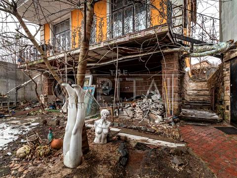 дом по адресу ул. Локомотивна, 1