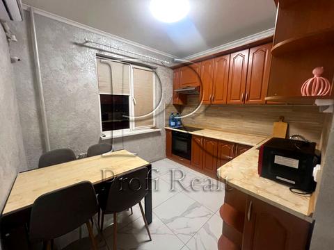 квартира по адресу Драгоманова ул., 13/10