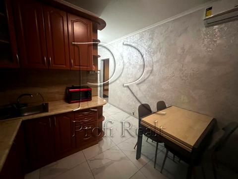 квартира по адресу Драгоманова ул., 13/10