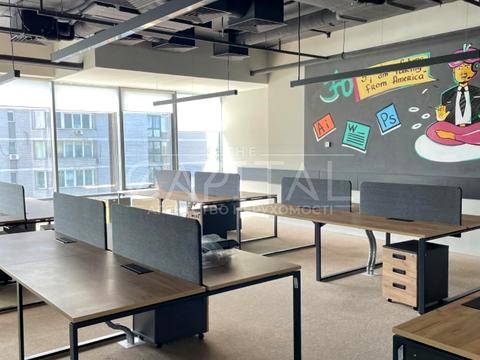 комерційна за адресою Дніпровська набережна вул., 1