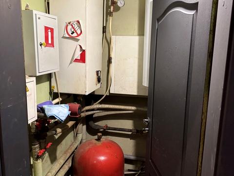 комерційна за адресою Євгена Сверстюка вул. (Марини Раскової), 1б