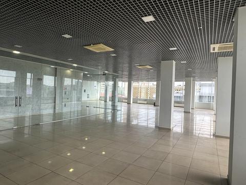 комерційна за адресою Андрія Малишка вул., 3