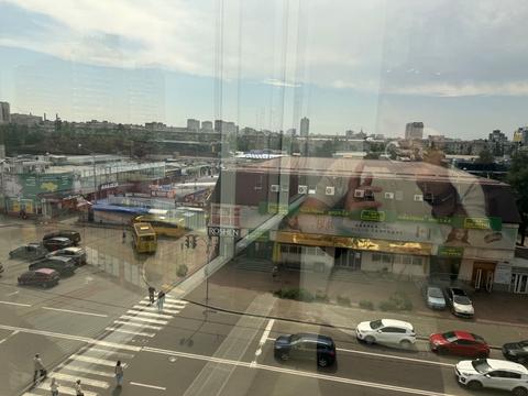 комерційна за адресою Андрія Малишка вул., 3