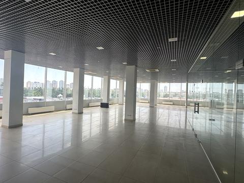 комерційна за адресою Андрія Малишка вул., 3