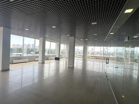 комерційна за адресою Андрія Малишка вул., 3