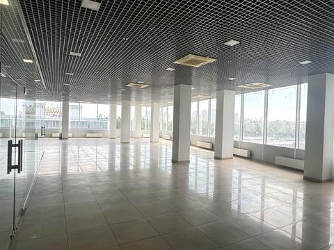 комерційна за адресою Андрія Малишка вул., 3