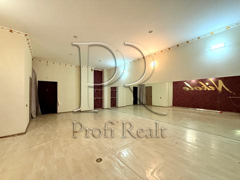 комерційна за адресою Драгоманова вул., 2-Б