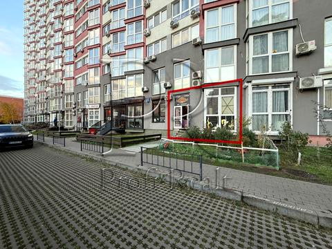 комерційна за адресою Драгоманова вул., 2-Б