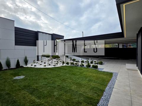 будинок за адресою Вишнева вул.