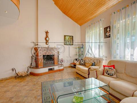 будинок за адресою Лугова вул.